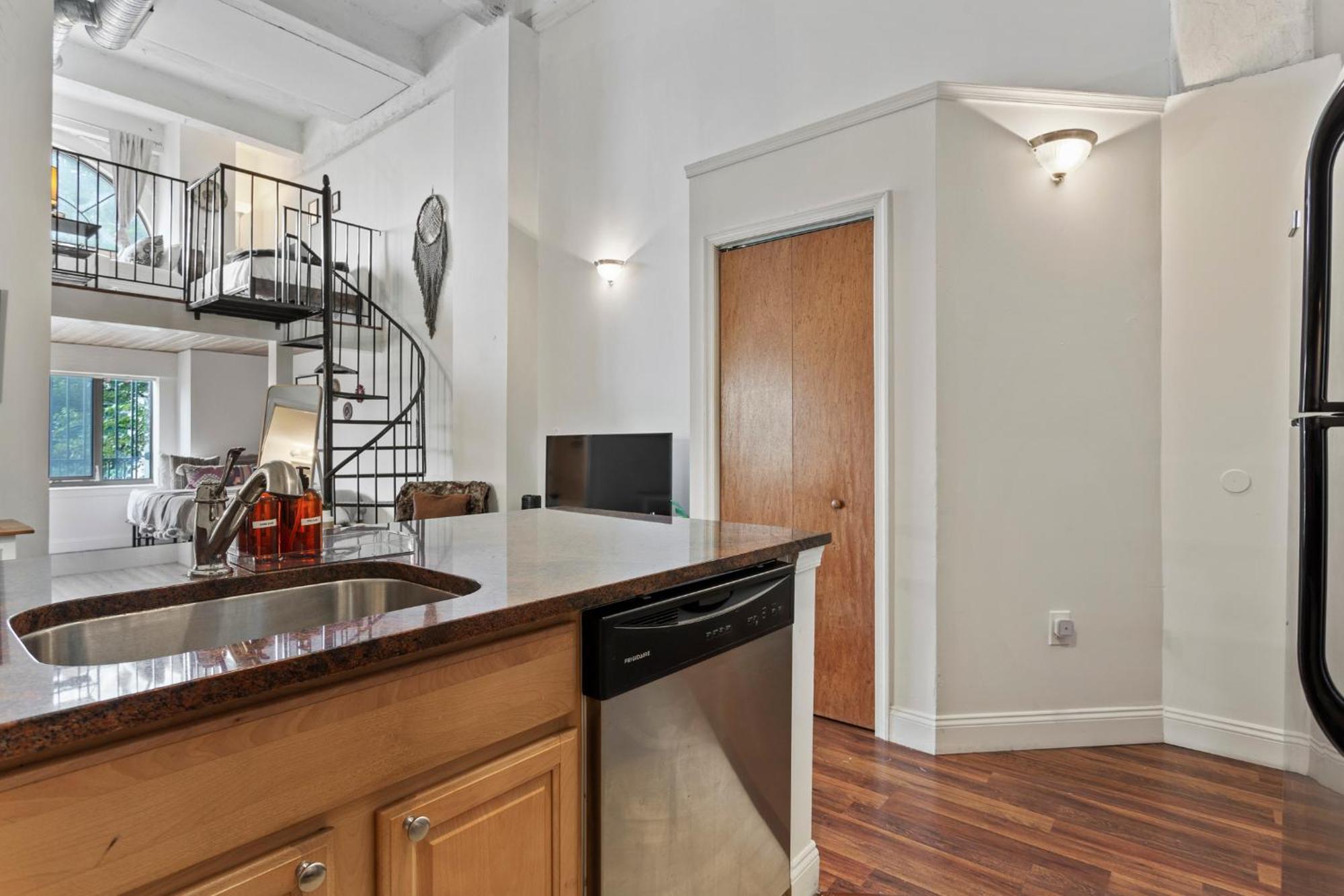 Sleeps 4! 2Br, Gym, Free Parking, Close To Major Attractions Filadelfia Exterior foto